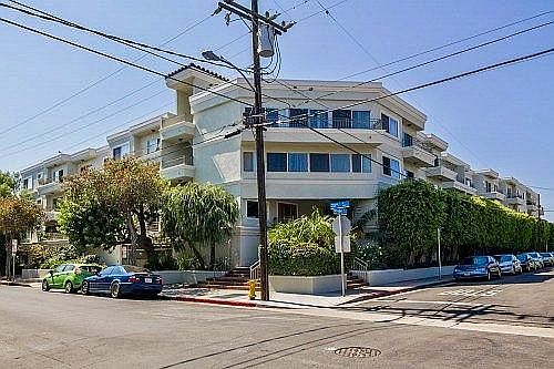 4th image of 1440 23rd St APT 220