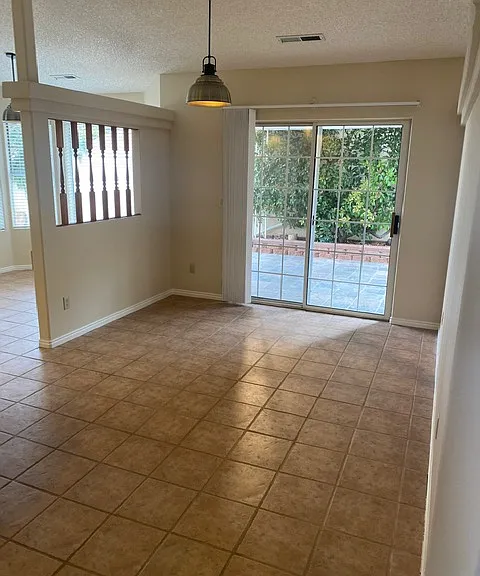 660 E Vermillion Ave — Photo 5
