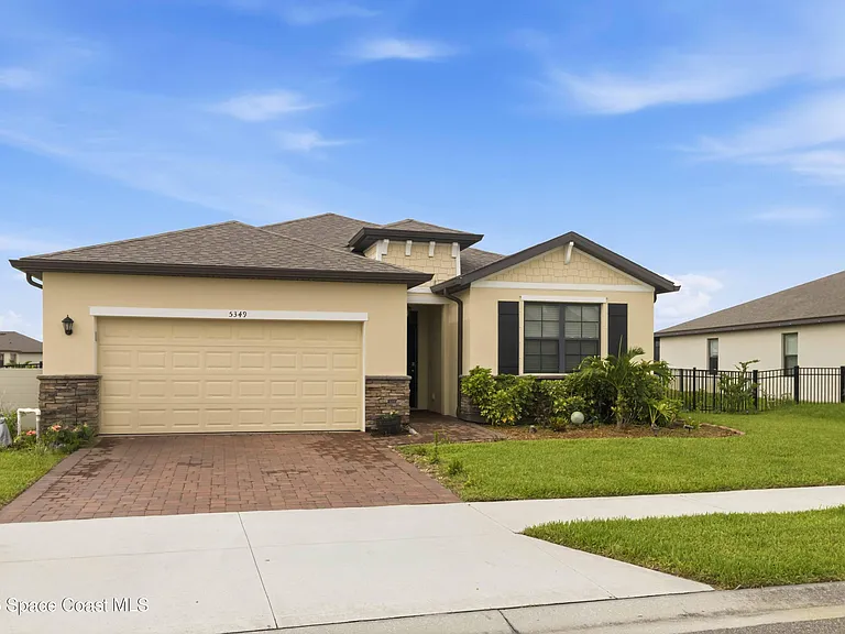 5349 Waterfall Pl — Photo 7