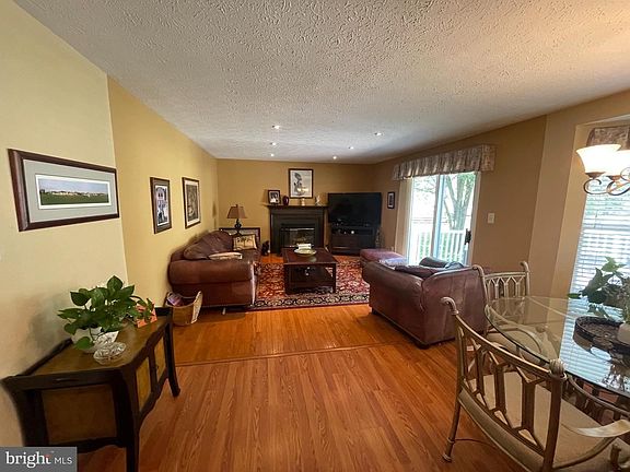2nd image of 4046 Caribon St