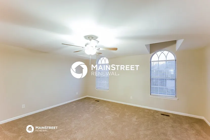 front view - 1208 Riverford Dr