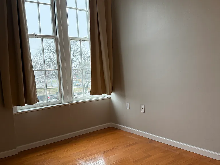 1054 S Kingshighway Blvd #E — Photo 13