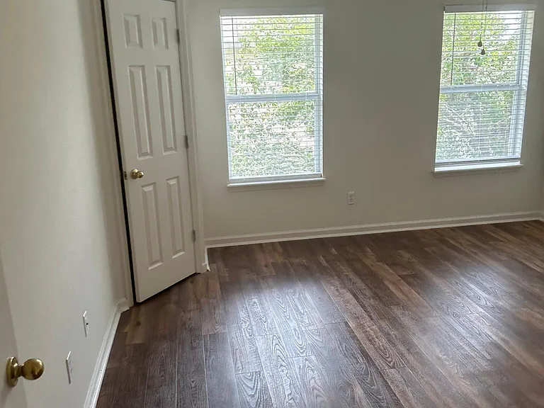 304 Southern Branch Ln — Photo 16