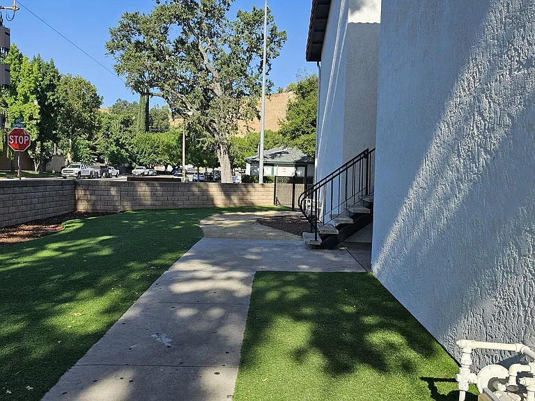 Alturas Paso Robles Apartment Homes — Photo 13