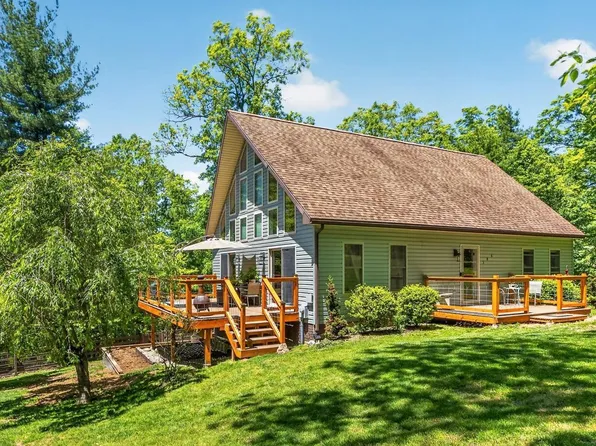 386 Chestnut Oak Ln, Hedgesville, WV 25427