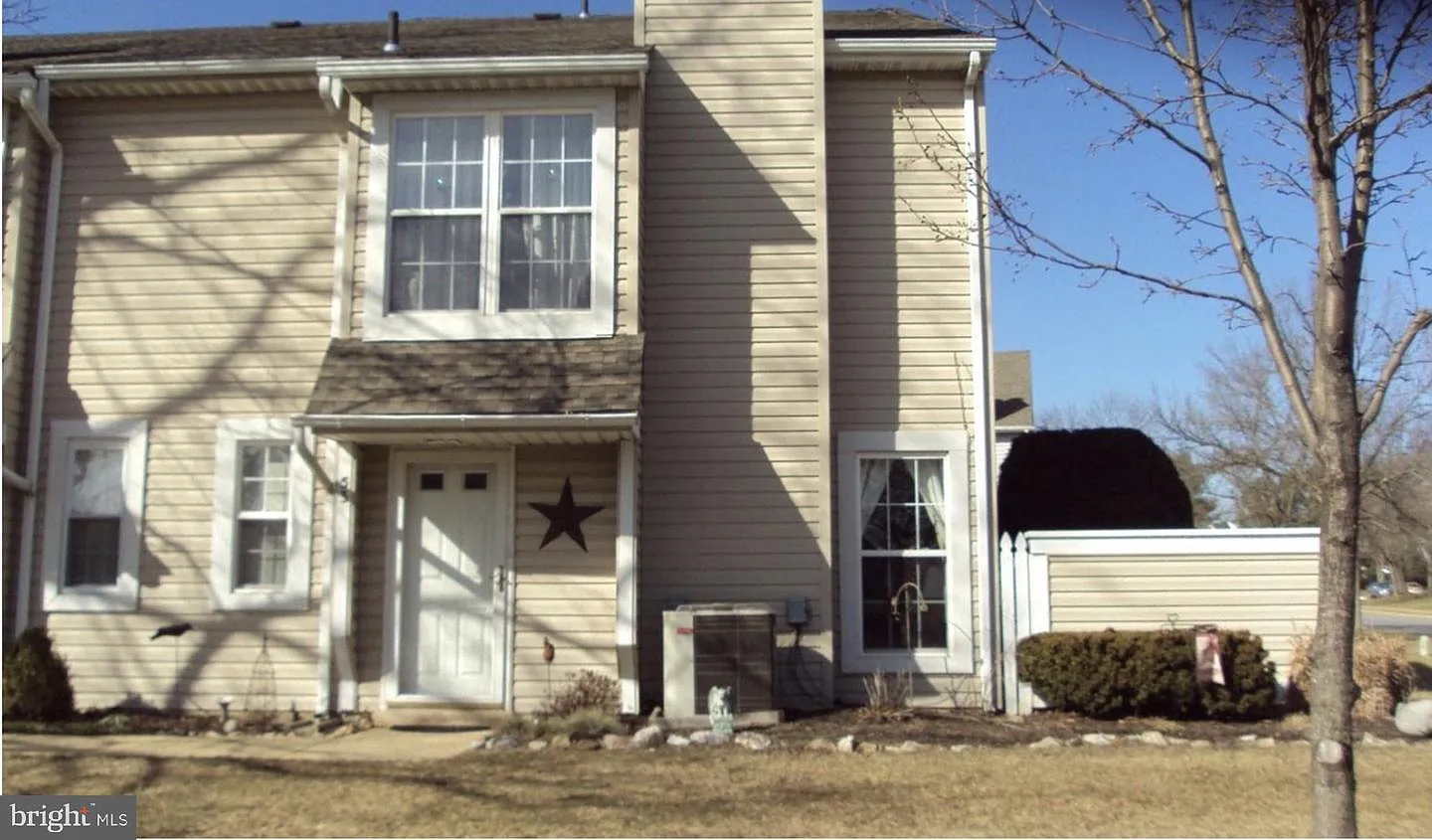 2 bed, 1.5 bath, $2,750 — Photo 1