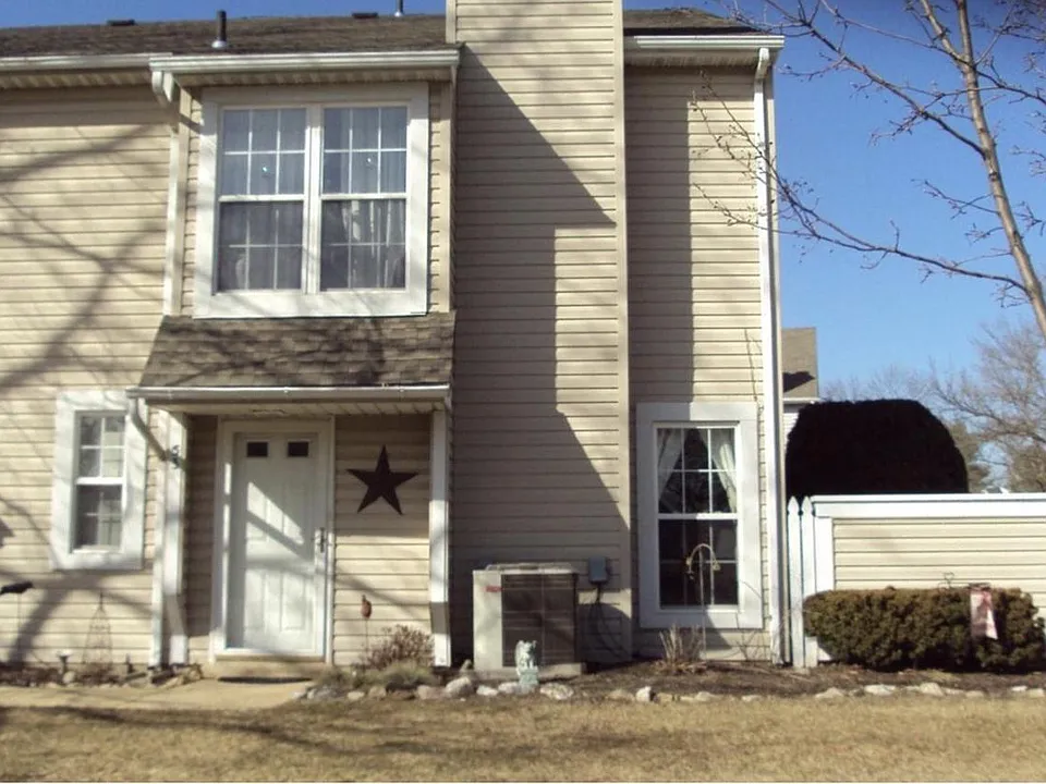 53 Meadow Ln