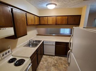 3238 Jonis Cir, Lansing, MI 48906