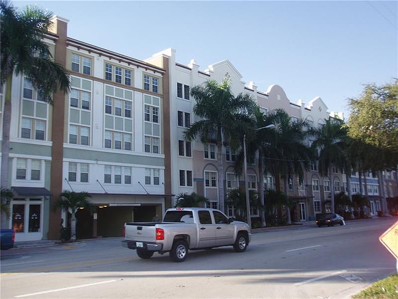 1st image of 533 NE 3rd Ave APT 341