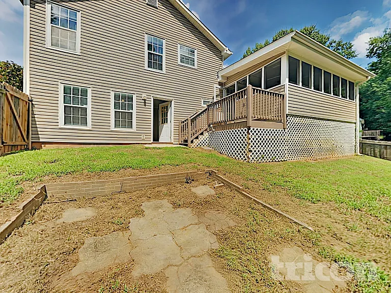 726 Westbury Dr — Photo 37