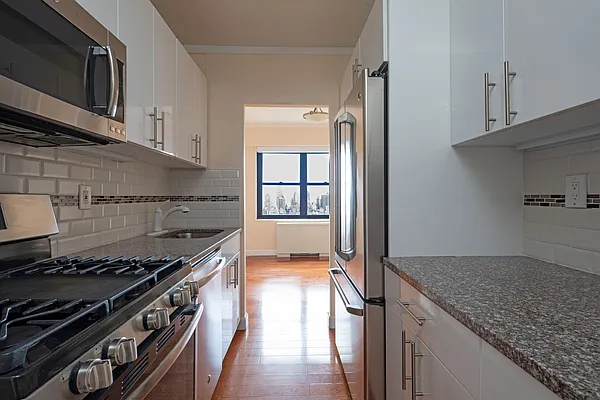 Rented by Brown Harris Stevens | media 4