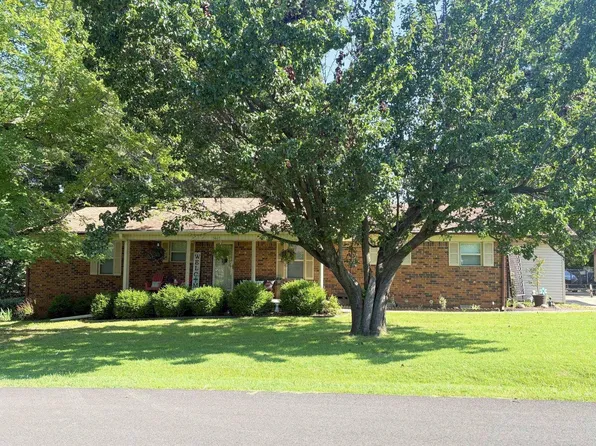5805 Twin Pine Dr, Paragould, AR 72450