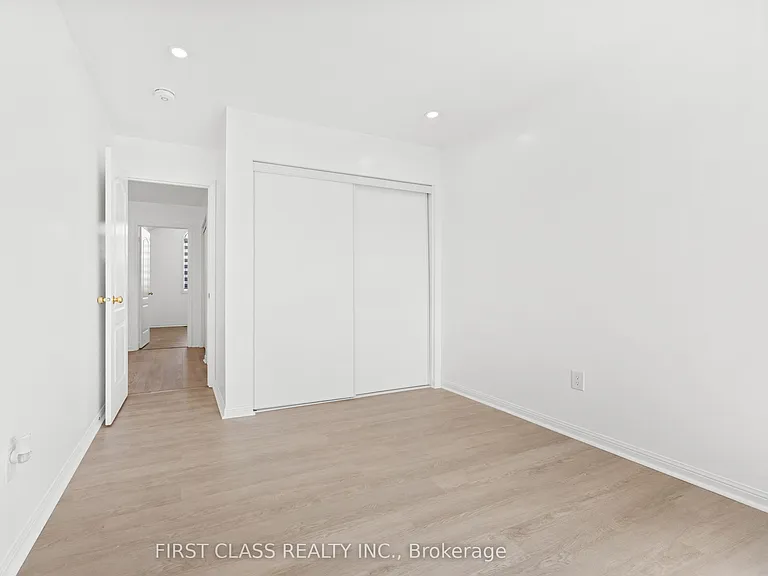 5554 Churchill Meadows Blvd #MAIN — Photo 31
