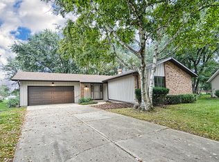 79 Brookwood Ct, Elgin, IL 60123