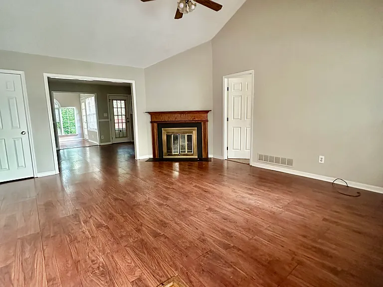 2716 Sanibel Ln SE — Photo 2