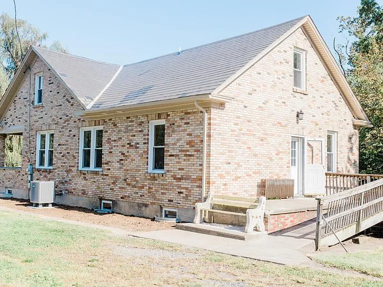1264 Church Rd — Photo 14