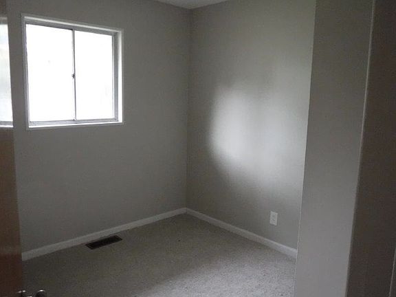 4th image of 3930 N Saint Joseph Ct