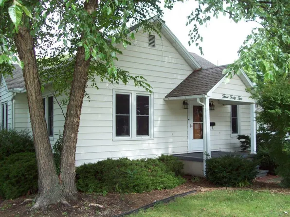345 Bell St, Mt Zion, IL 62549