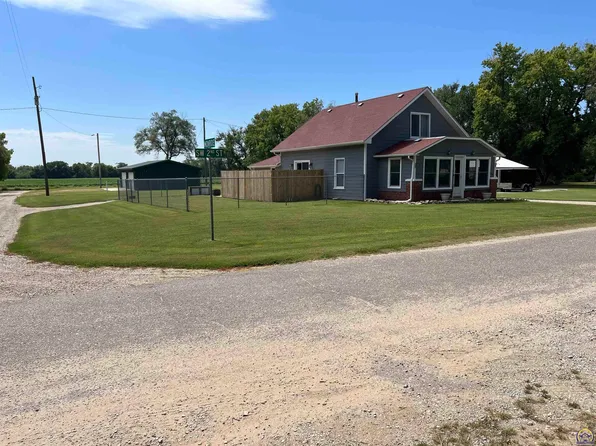 1601 SW 2nd St, Abilene, KS 67410