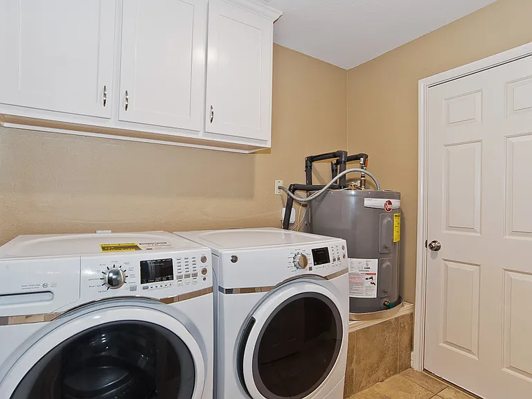 318 Kissimmee Dr — Photo 32