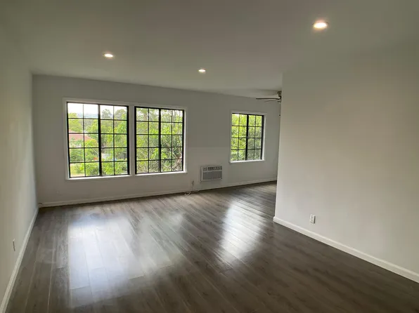12133 La Maida St APT 4, Valley Village, CA 91607