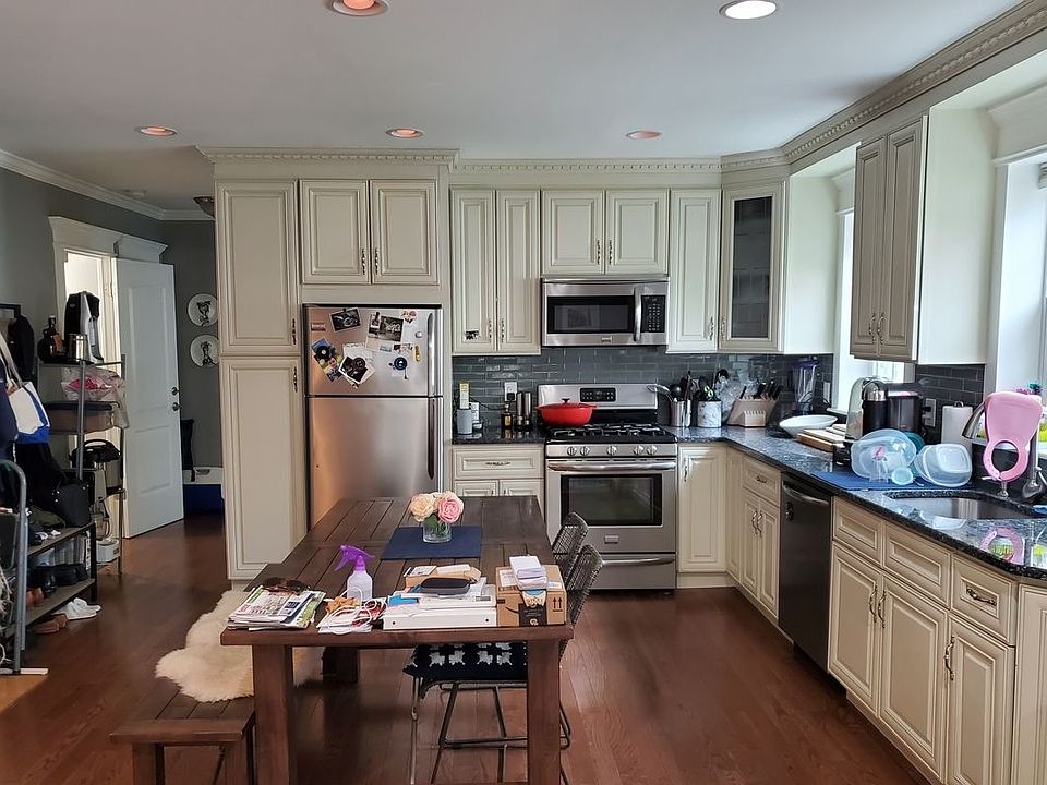 1st image of 20-61 27th St #1