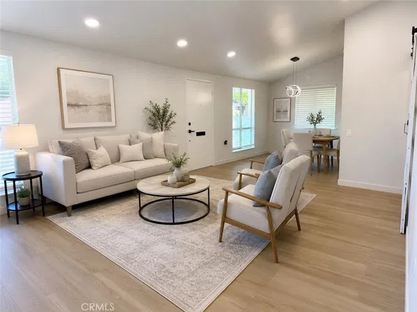 19110 Avenue Of The Oaks Unit D, Santa Clarita, CA 91321