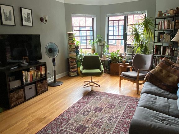 4th image of 1026 Randolph St APT 3NE