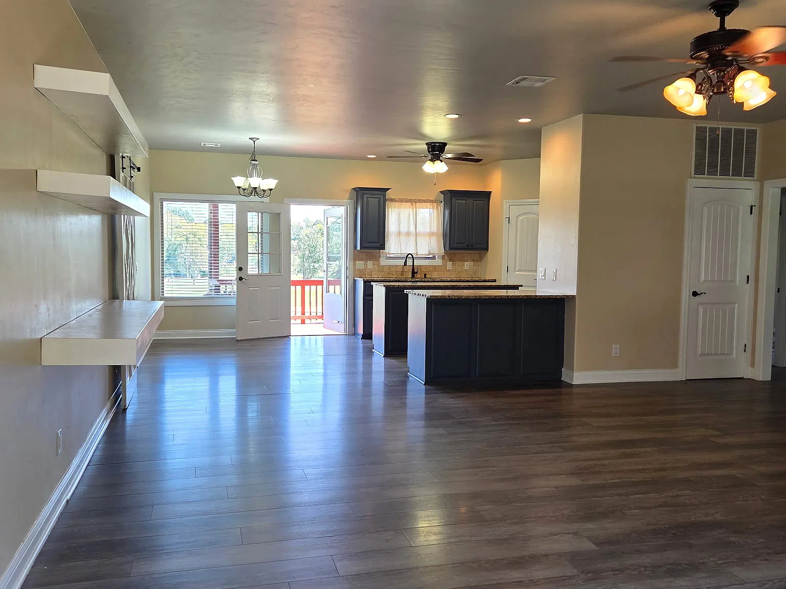 3 bed, 2144 sqft, $2,200 — Photo 4