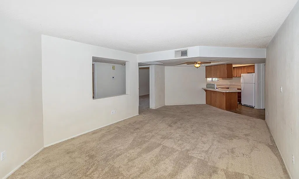 2 bed, 2.0 bath, 1010 sqft, $1,300 — Photo 4