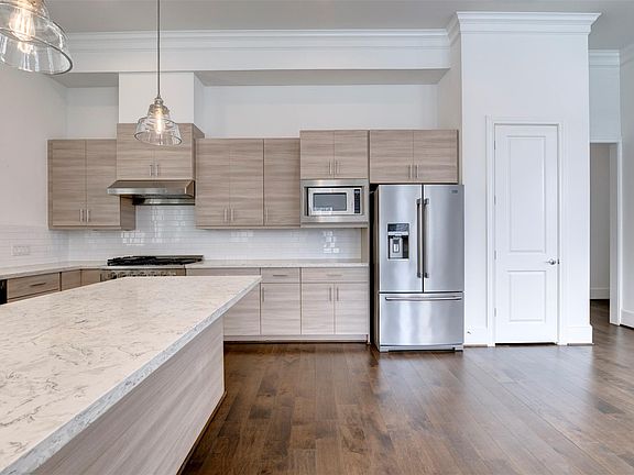 5th image of 4947 Rusk St