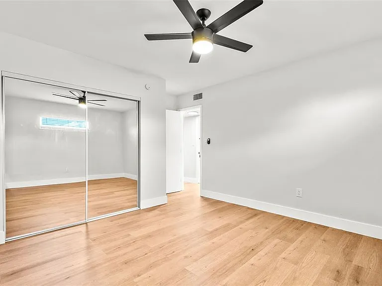 300 S Nimbus Ave #6 — Photo 7