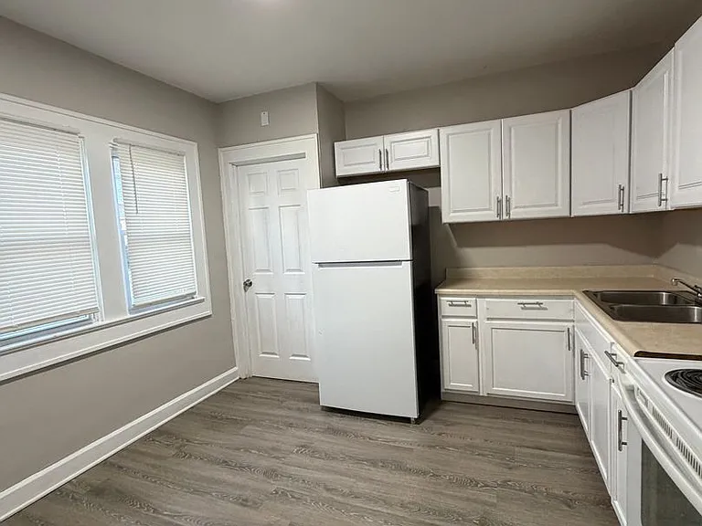 3469 Graceland Ave — Photo 15