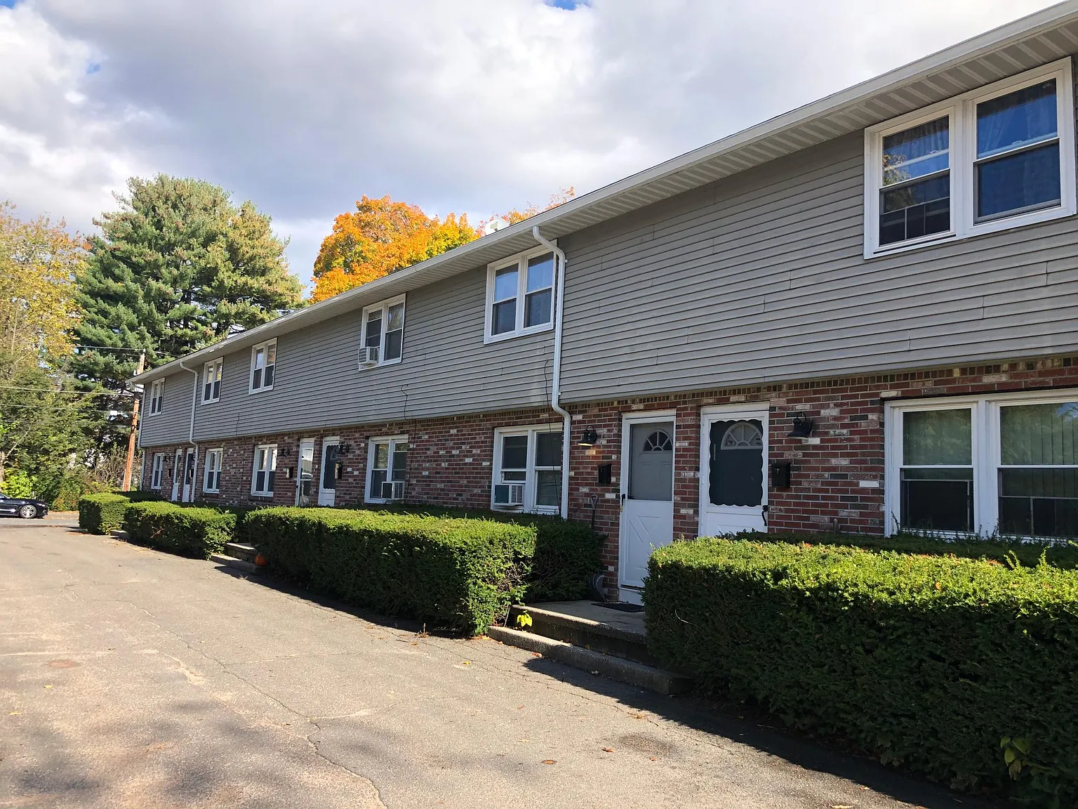 2 bed, 900 sqft, $1,600 — Photo 1