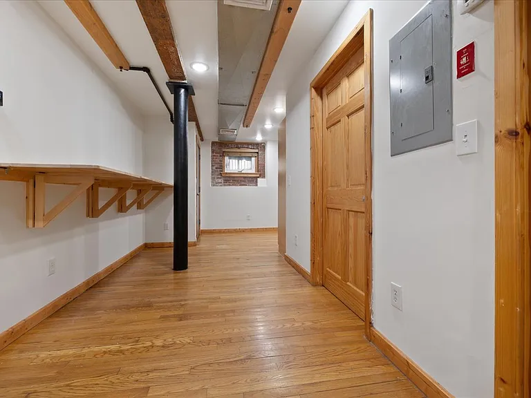 325 Lafayette St #1003 — Photo 18
