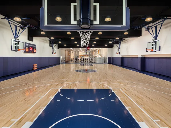 400 West 61st Street image 10 of 21