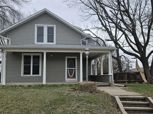 107 N Chestnut St, Glenwood, IA 51534