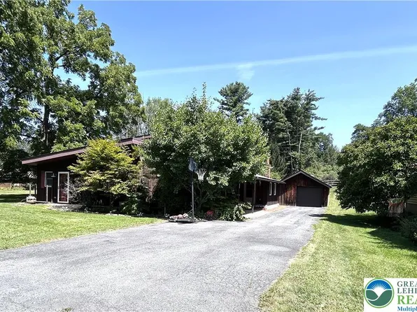 1709 Reading Dr, Bethlehem, PA 18015