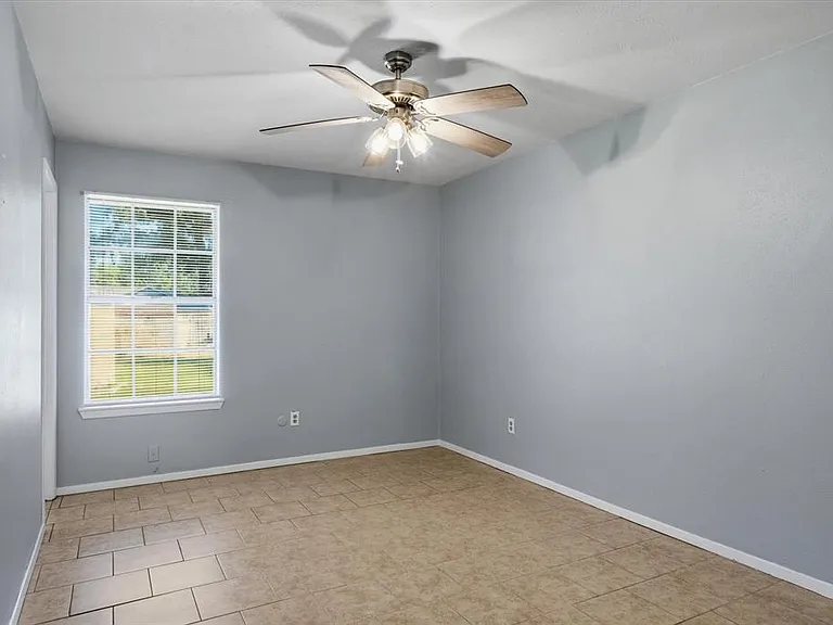 908 W State Highway 243 — Photo 16