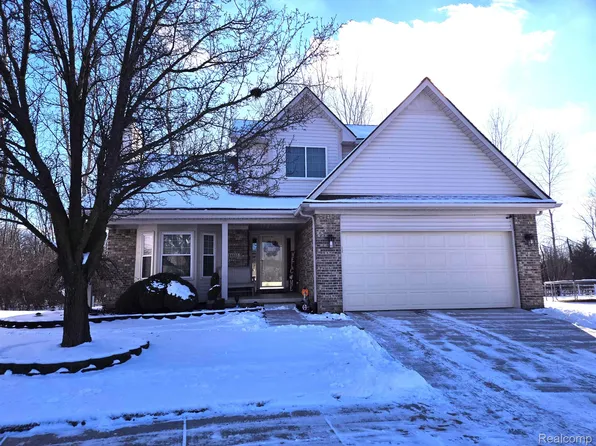 24885 Jason Dr, Flat Rock, MI 48134