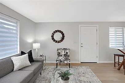 2319 Lee Street — Photo 4