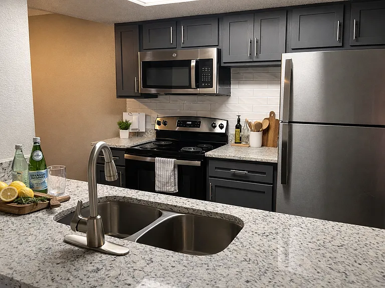 Hidden Oaks Apartments — Photo 35