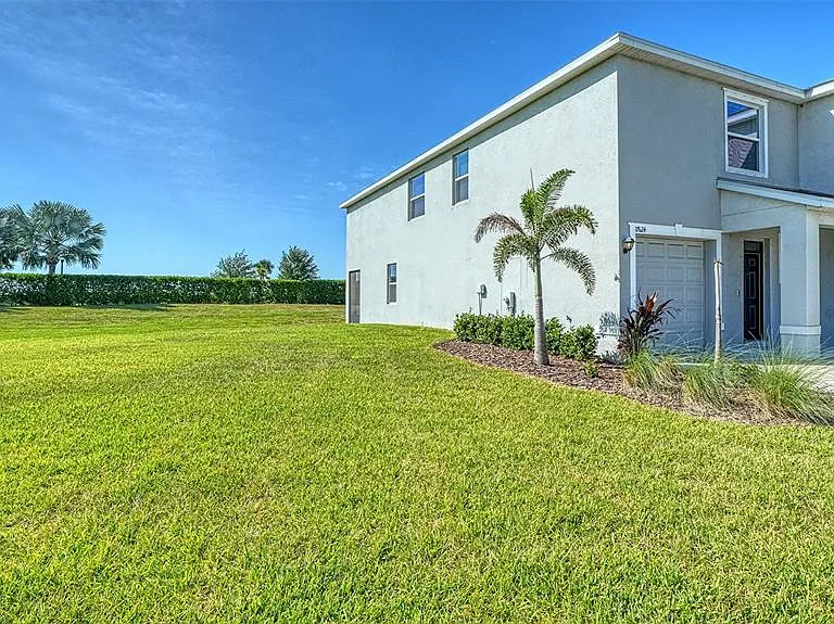 17624 Crescent Moon Loop — Photo 5