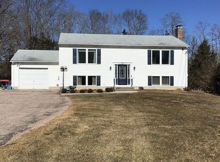 240 Packer Rd, Groton, CT 06355