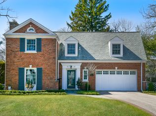 1047 Pawnee Rd, Wilmette, IL 60091