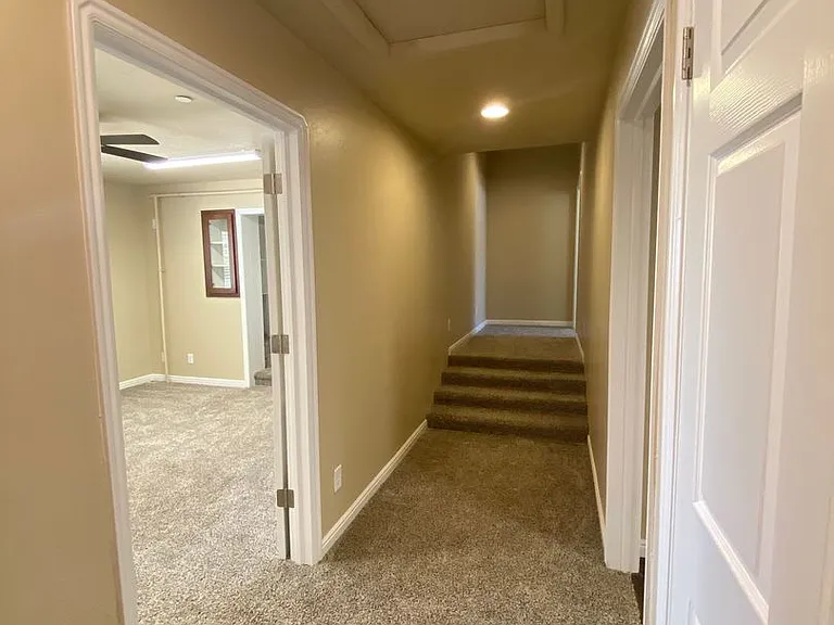 1045 N Canyon St — Photo 7
