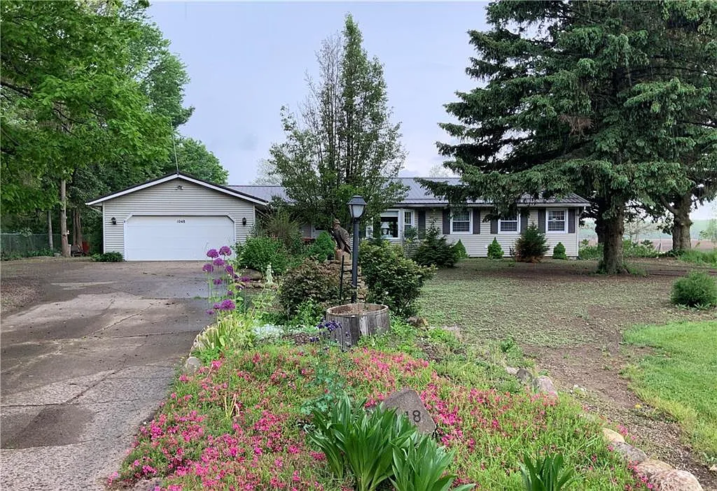 1048 Archbald Rd photo 1