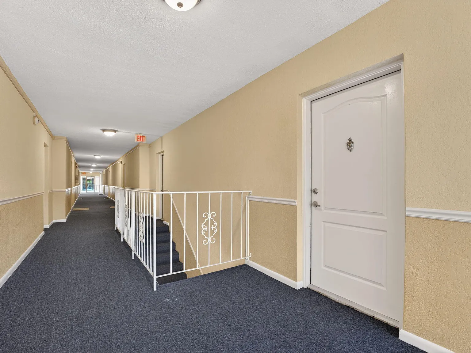 2 bed, 2.0 bath, 910 sqft, $1,950 — Photo 3