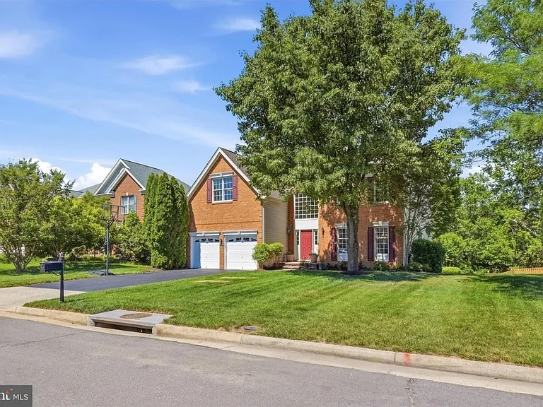 22806 Oatlands Grove Pl — Photo 83