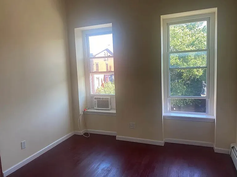 544 Franklin Ave #3 — Photo 6